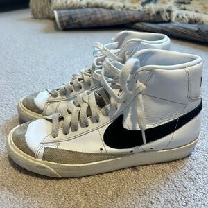 Women's Nike Blazer Mid '77 Casual Shoes